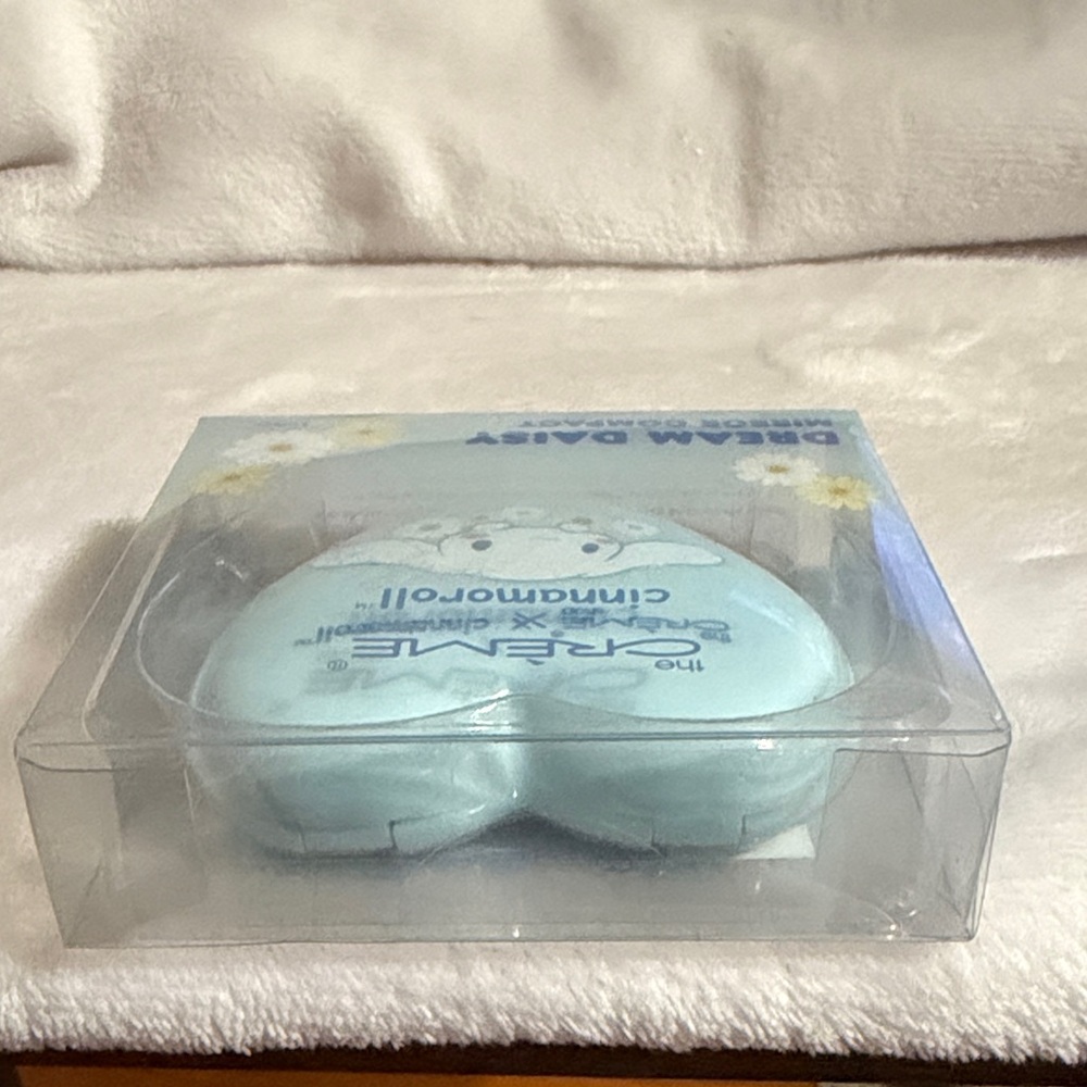 Sanrio Blue Cinnamoroll Dream Daisy Mirror Compact - Picture 5 of 6